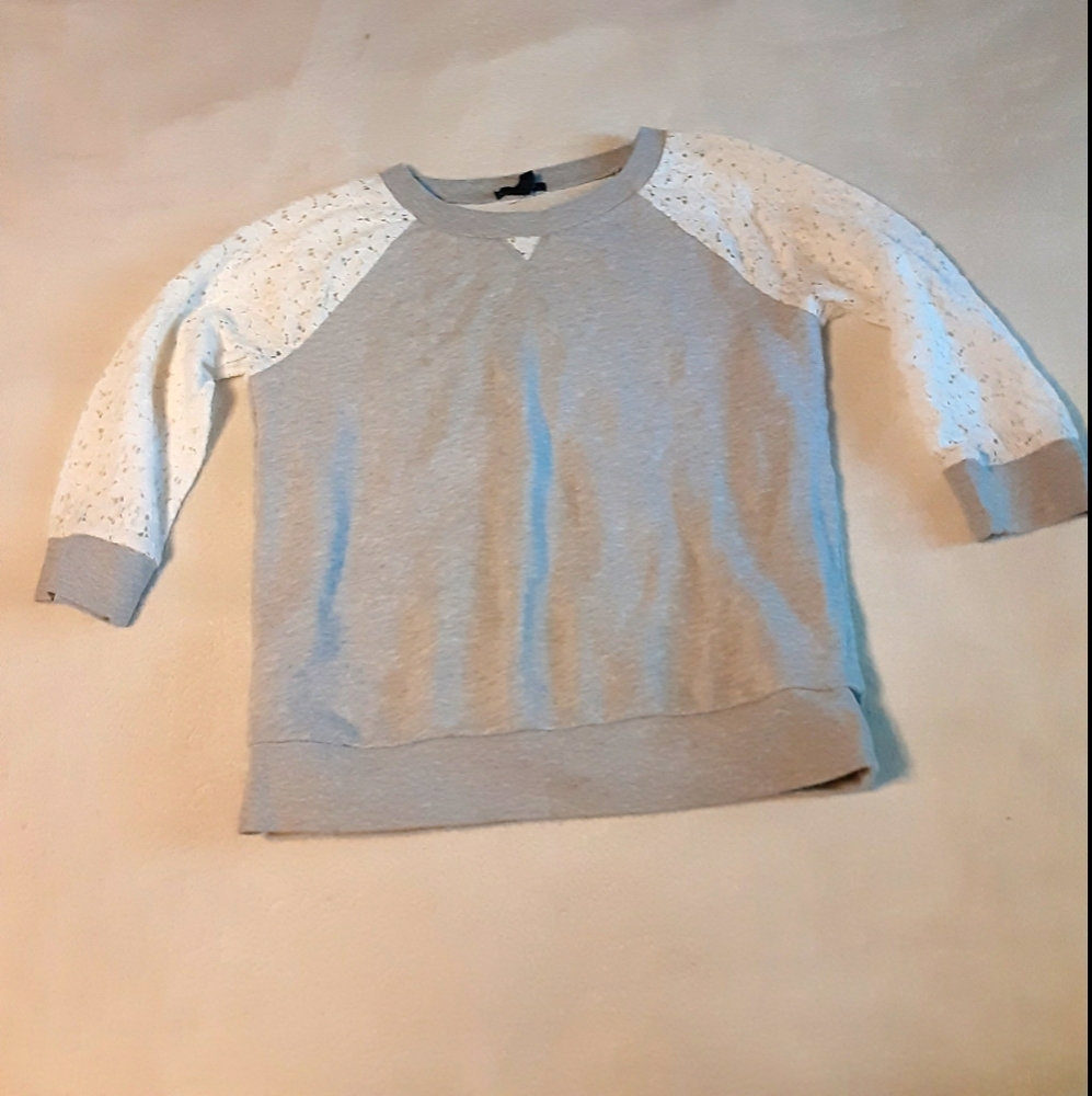Grey and white sweat shirt from gap